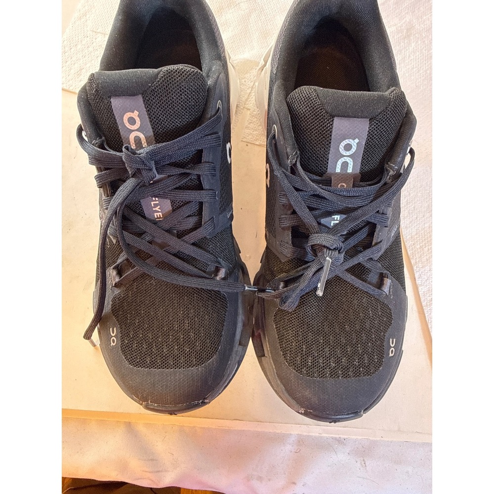 On Cloudflyer Black White Running Shoes Womens 8 71.98671 Swiss Engineering - Picture 10 of 10